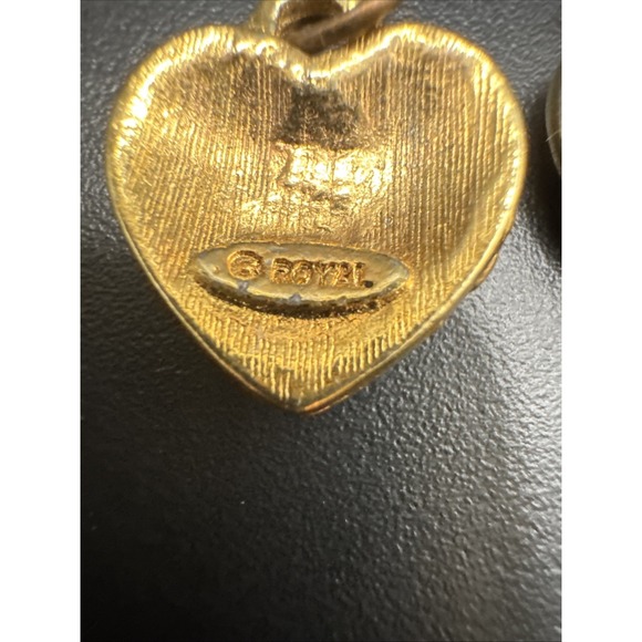 Vintage Royal Heart Pendants Red Enamel GoldTone - Set Of 2 - Picture 3 of 7